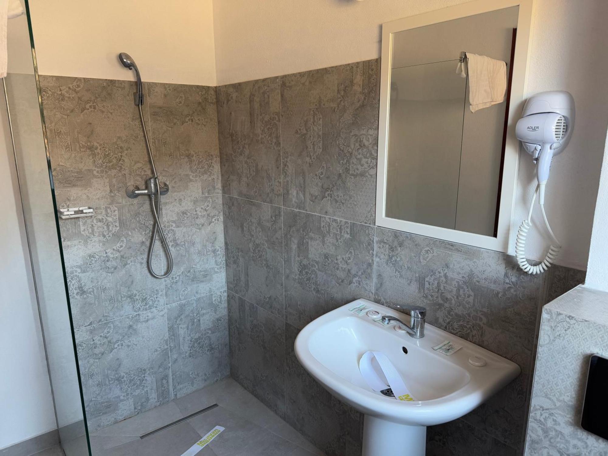 Băile Olăneşti Pension Casa Vanatorilor מראה חיצוני תמונה